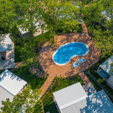 Camping Ulika Mobile Homes - Naturist Červar-Porat Buitenkant foto