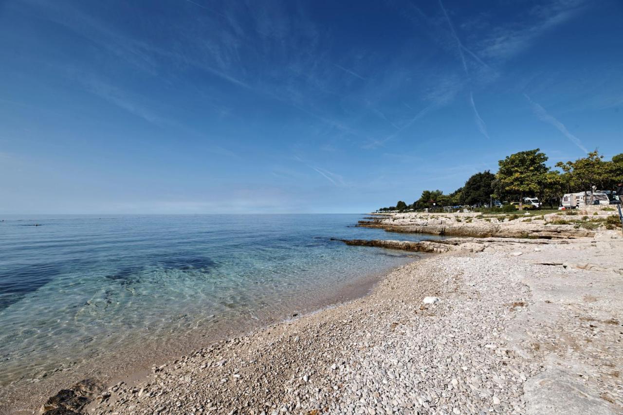 Camping Ulika Mobile Homes - Naturist Červar-Porat Buitenkant foto