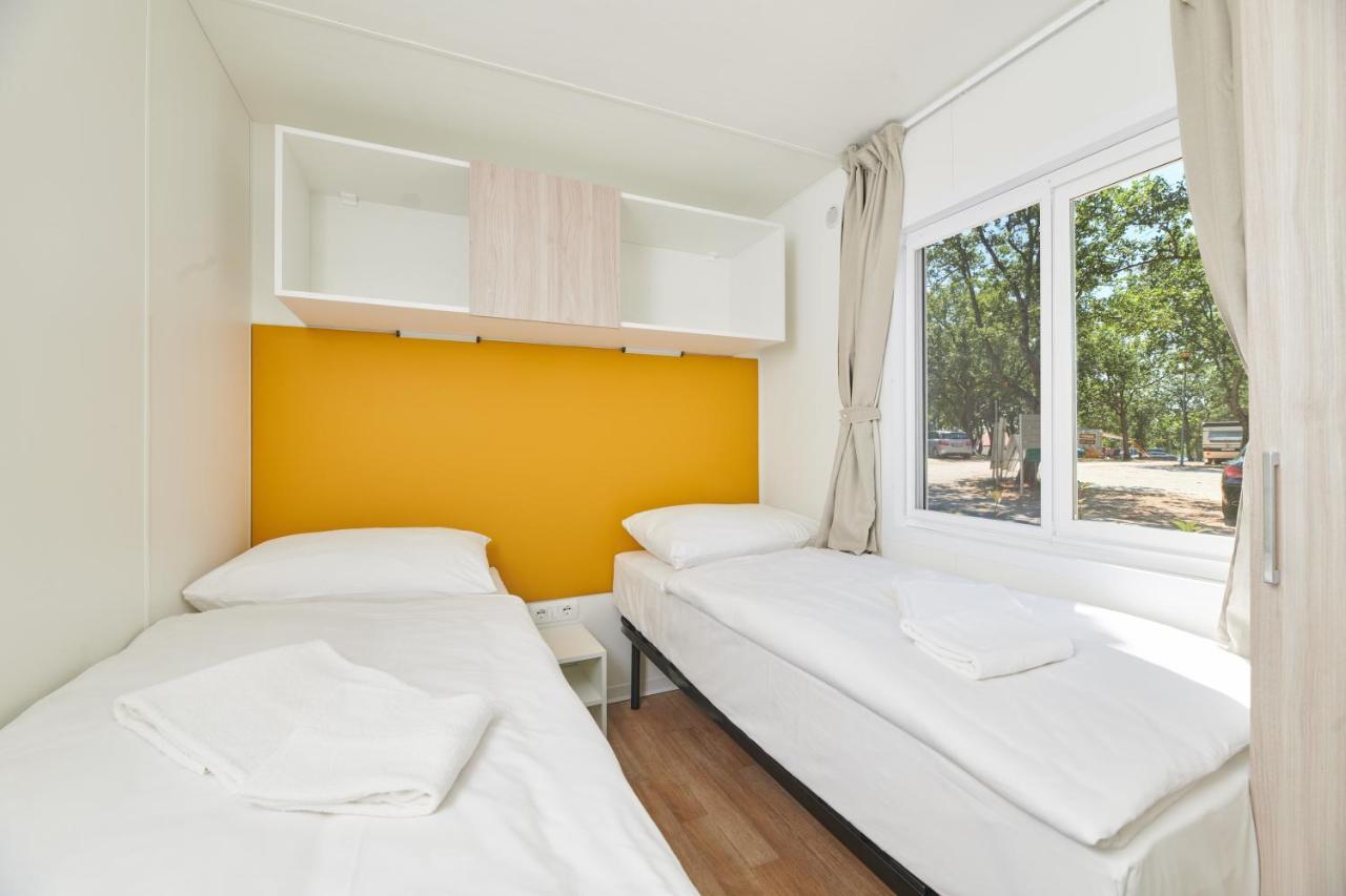 Camping Ulika Mobile Homes - Naturist Červar-Porat Buitenkant foto