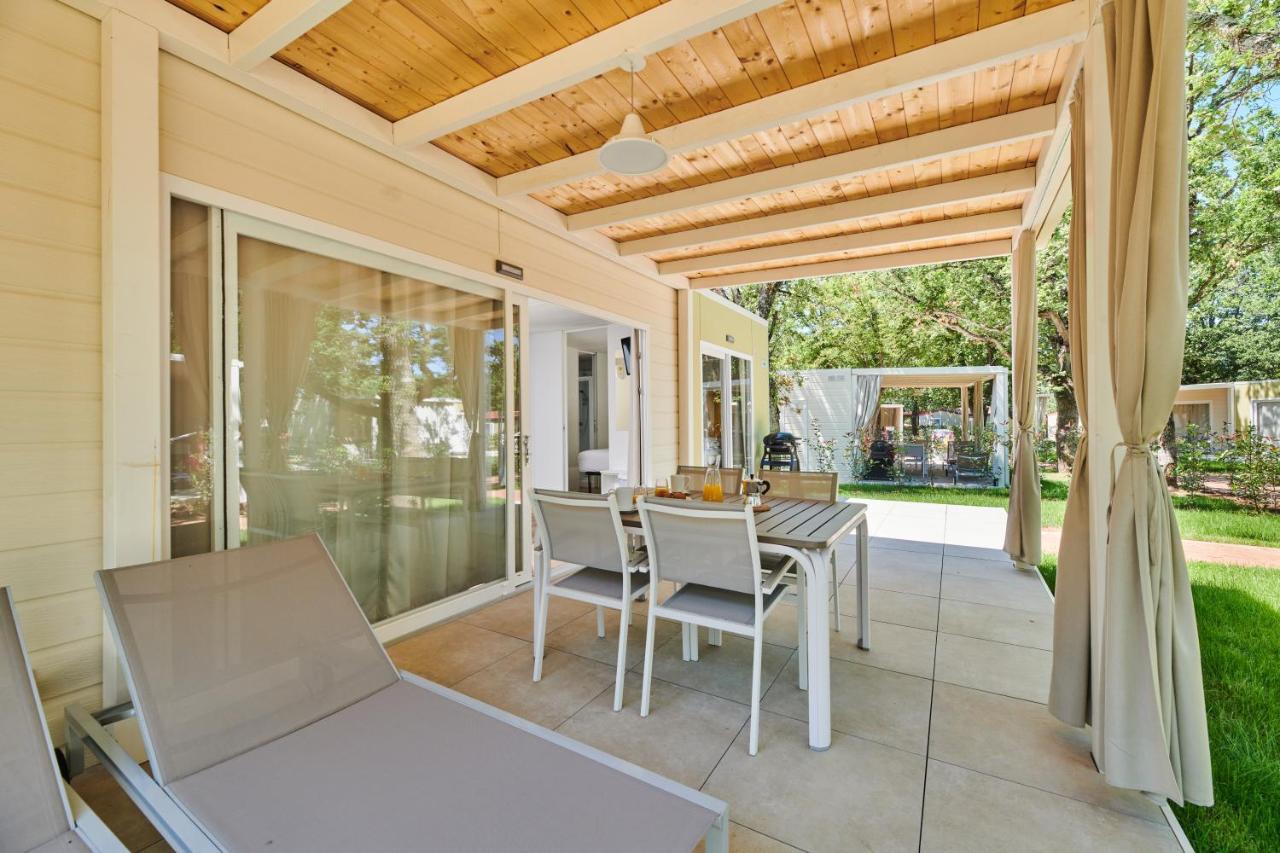 Camping Ulika Mobile Homes - Naturist Červar-Porat Buitenkant foto