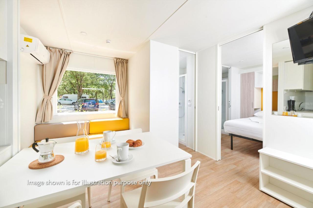 Camping Ulika Mobile Homes - Naturist Červar-Porat Buitenkant foto