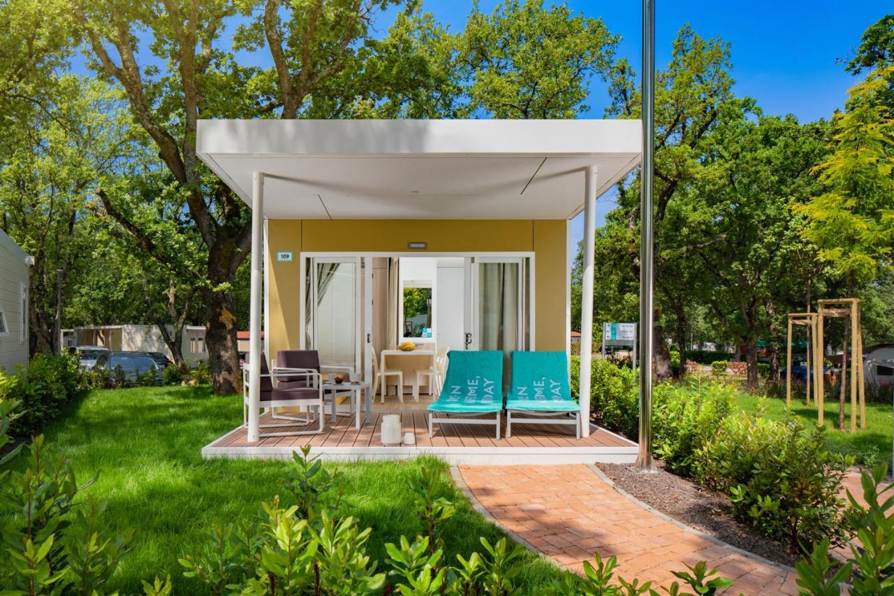 Camping Ulika Mobile Homes - Naturist Červar-Porat Buitenkant foto