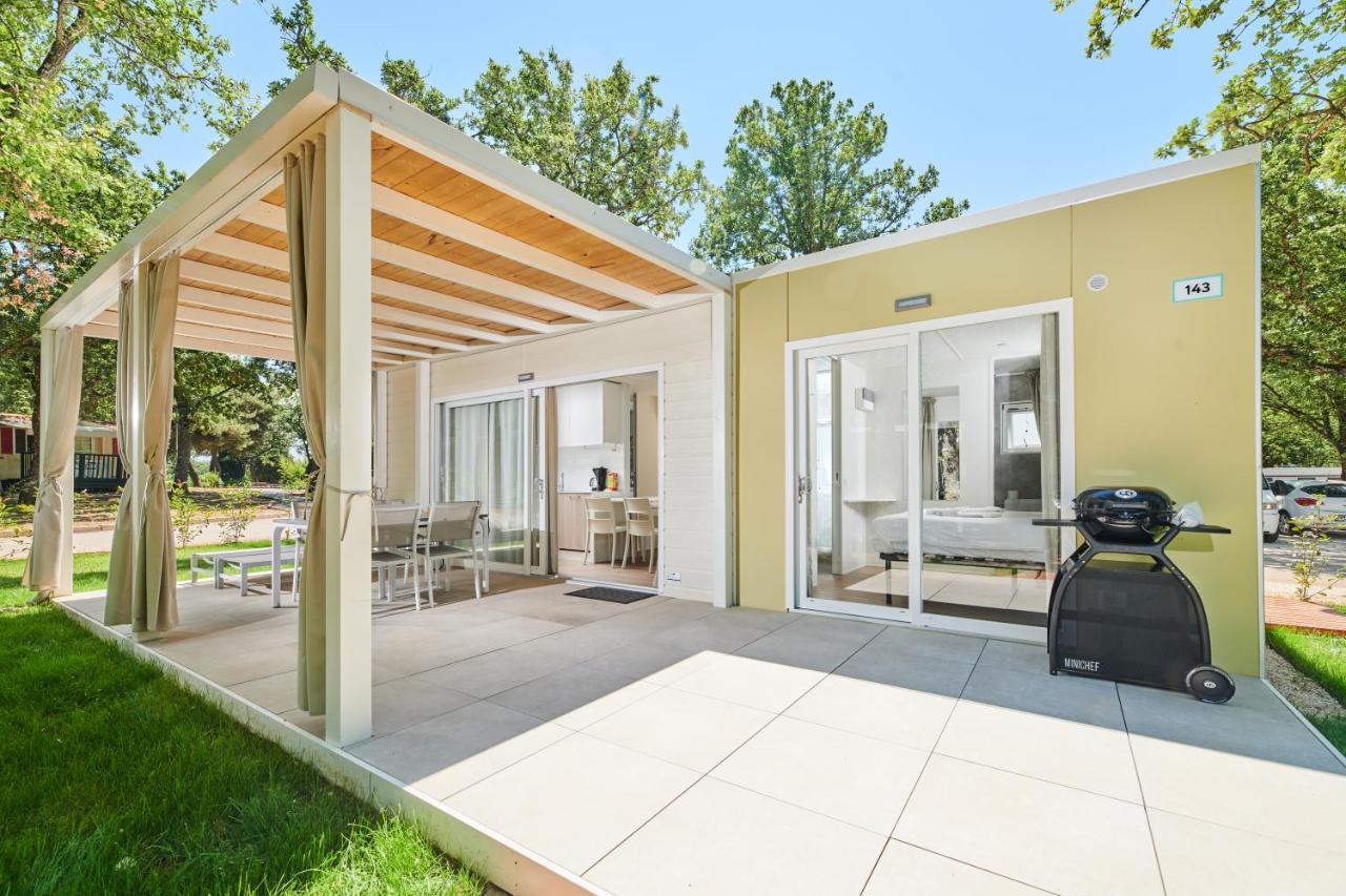 Camping Ulika Mobile Homes - Naturist Červar-Porat Buitenkant foto