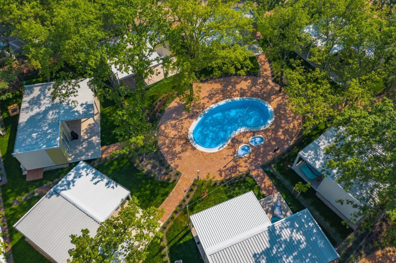 Camping Ulika Mobile Homes - Naturist Červar-Porat Buitenkant foto