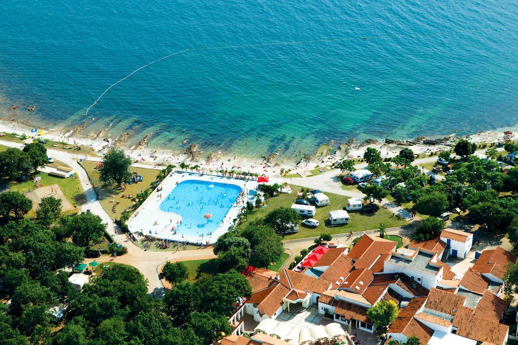 Camping Ulika Mobile Homes - Naturist Červar-Porat Buitenkant foto